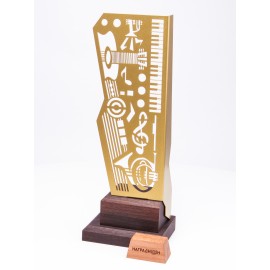 Награда спортивная металлическая "Музыка". Уникальный дизайн. Цвет золото, 30 х 11 х 8.5 см.