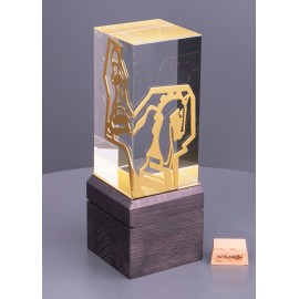 Награда спортивная из стекла и дерева "Шахматы". Уникальный дизайн. 18 х 6.5 х 6.5 см.